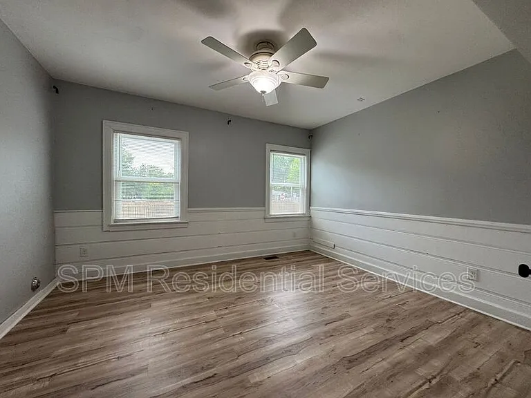 304 N 11th St #B — Photo 11