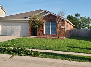 114 Maned Dr, Sanger, TX 76266