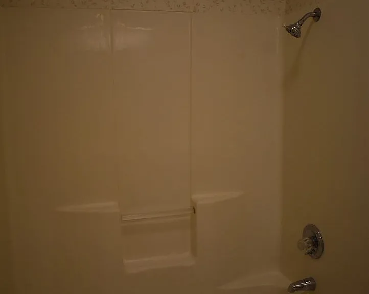 907 Crymes Ln — Photo 12