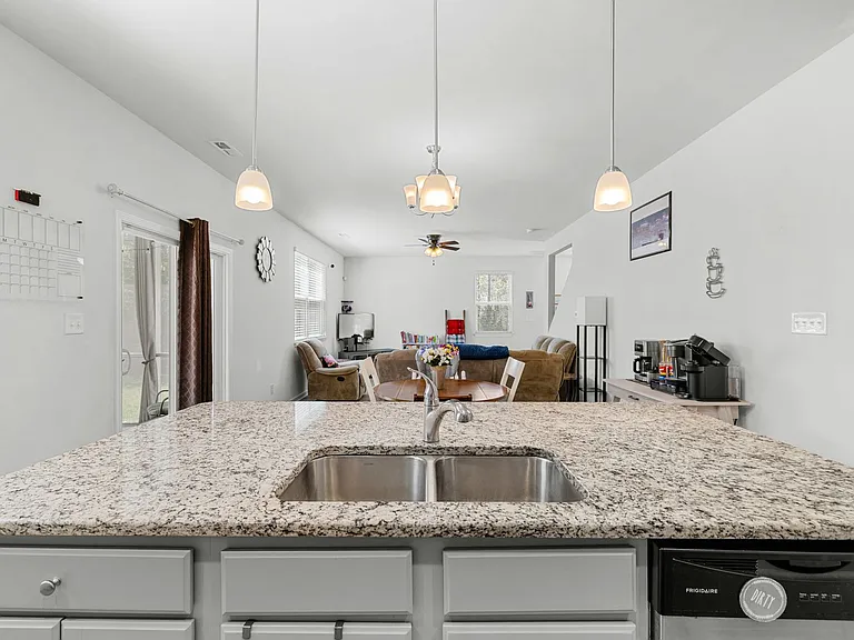 206 J Belton Ct — Photo 8