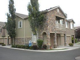 3rd image of 1527 W 50 N Unit 6