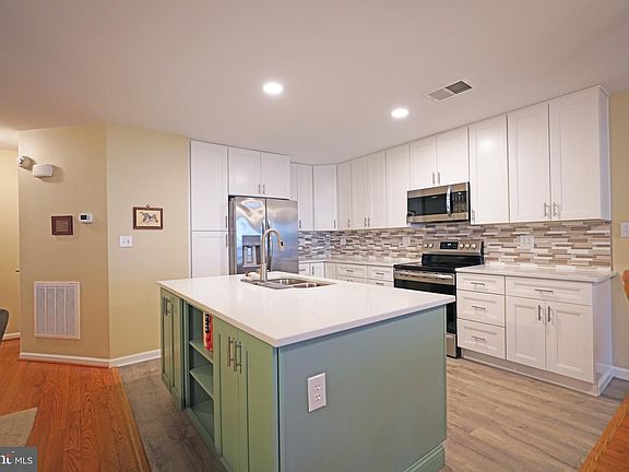 3rd image of 26383 Timbercreek Ln