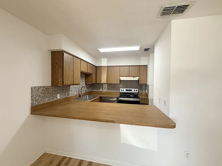3815 Osprey Cir #D — Photo 6