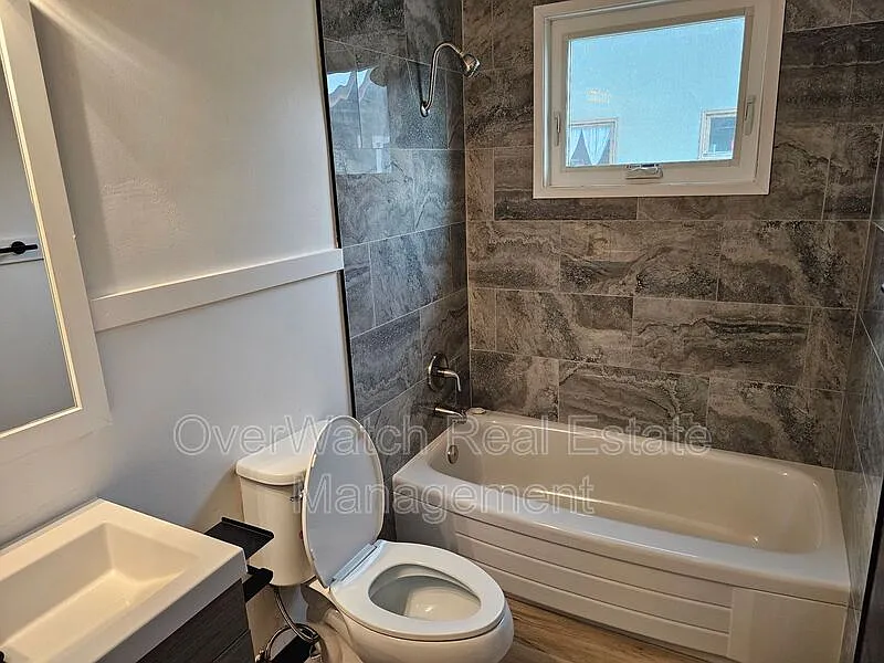 2 bed, 1.0 bath, 900 sqft, $1,400 — Photo 4