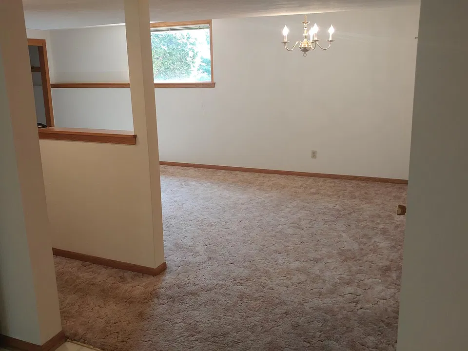 Living Room (view1)