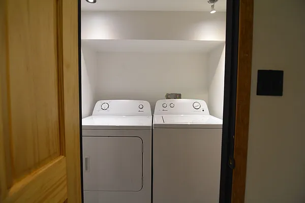 Rented by Hagstrom Management Inc | media 33