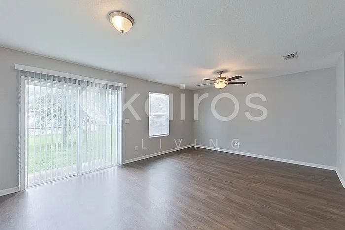 3 bed, 2.5 bath, 1409 sqft, $1,725 — Photo 2