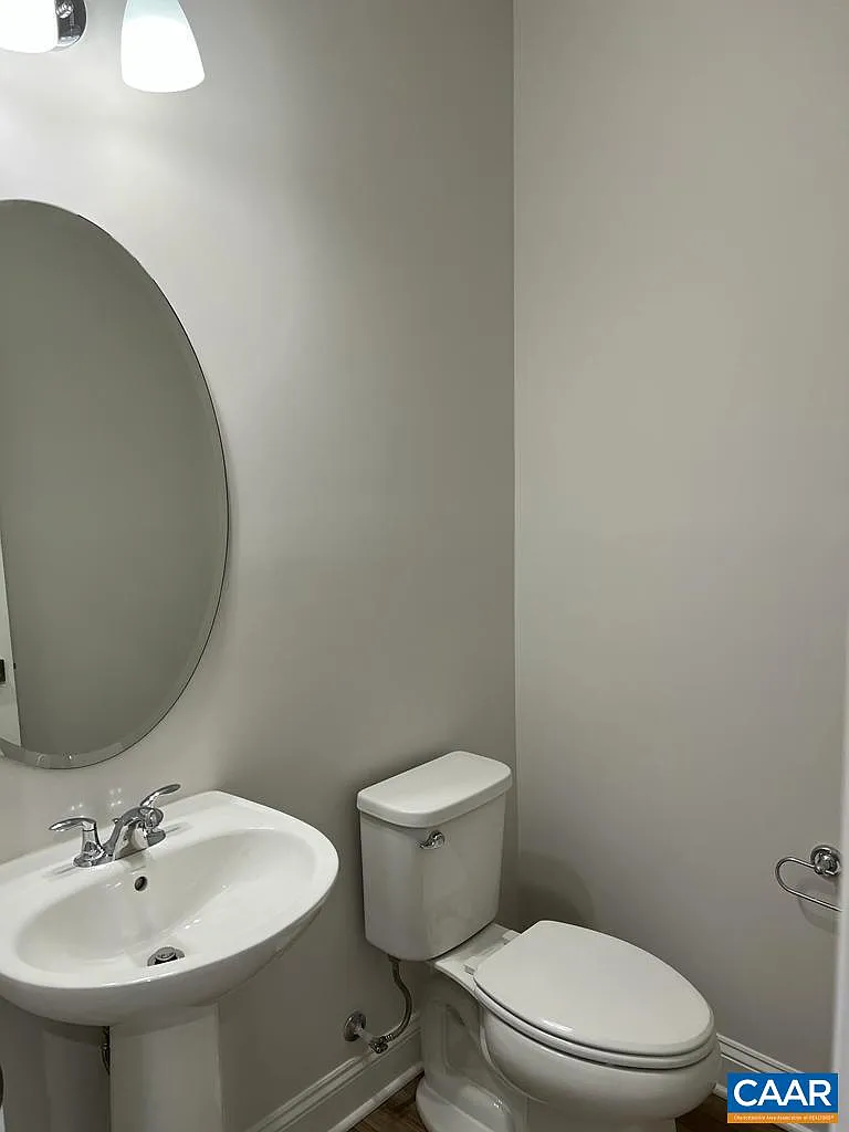 3 bed, 4.0 bath, 2120 sqft, $2,590 — Photo 4
