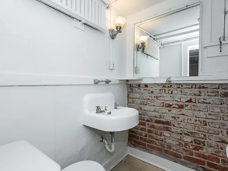 1027 Washington Street — Photo 19