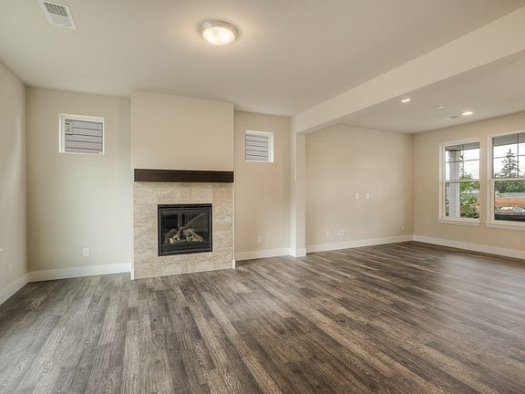 4th image of 701 207th St SW #10