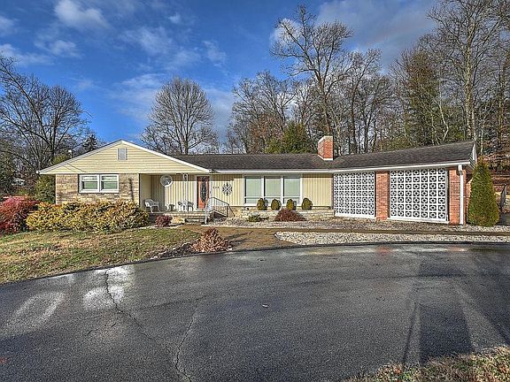 4th image of 536 Dogwood Dr