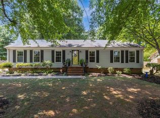 1616 Regency Dr, Burlington, NC 27215