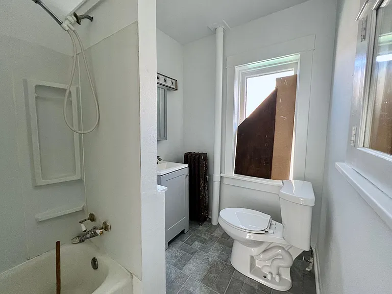 2324 Atwood Ave #1 — Photo 16