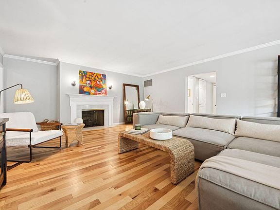 2nd image of 1244 Fountaine Dr