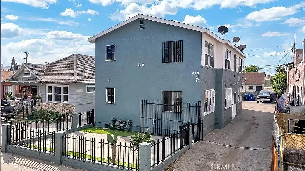 648 W 41st Dr — Photo 1