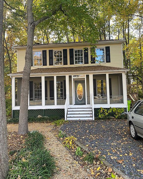 1st image of 821 Petinot Pl