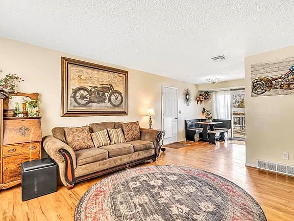 3rd image of 496 Grand Valley Dr