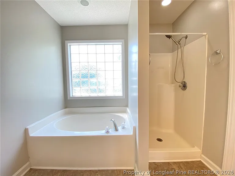 346 Cresthaven Dr — Photo 16