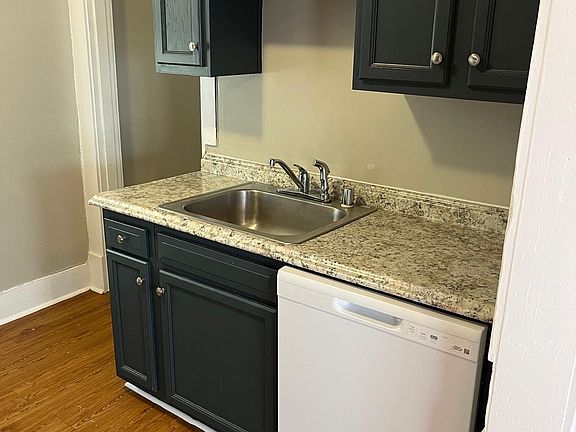 4th image of 1432 S Hancock St