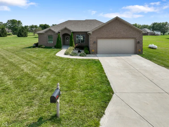 3665 Marie Ct W, Monrovia, IN 46157