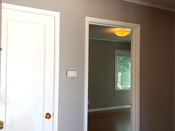 2nd image of 815 El Camino Real APT 3