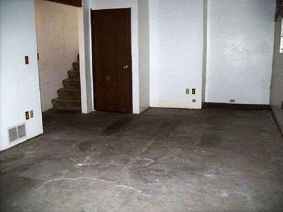 5th image of 5913 E 10th Ave