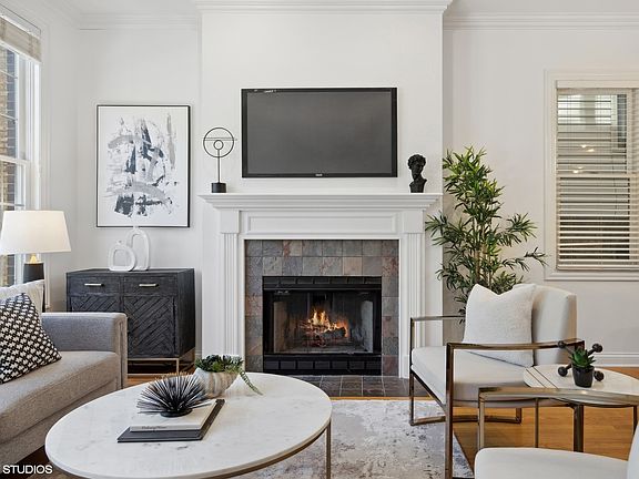 4th image of 2520 N Southport Ave #1S