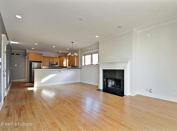5th image of 736 W Schubert Ave #2