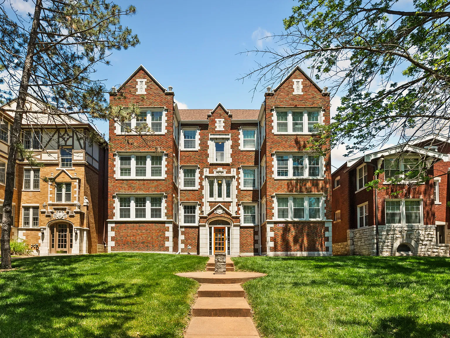 3 bed, 1.5 bath, $3,099 — Photo 1
