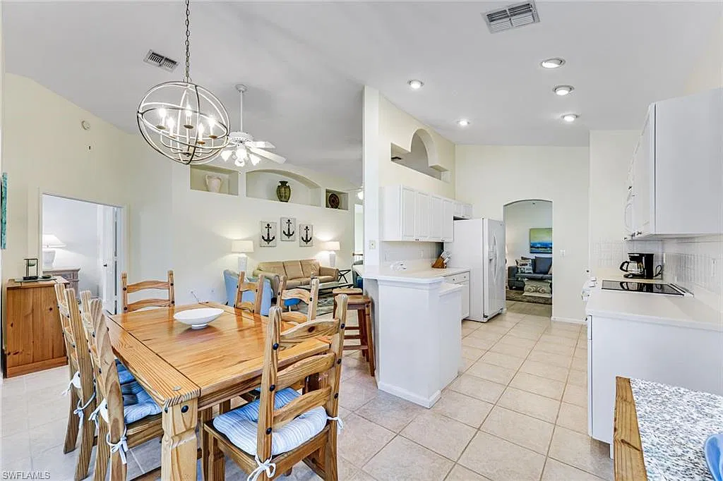 3 bed, 3.0 bath, 1960 sqft, $5,500 — Photo 4
