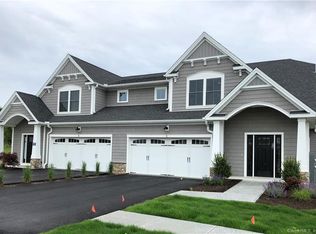 8 Park Ave, Mystic, CT 06355
