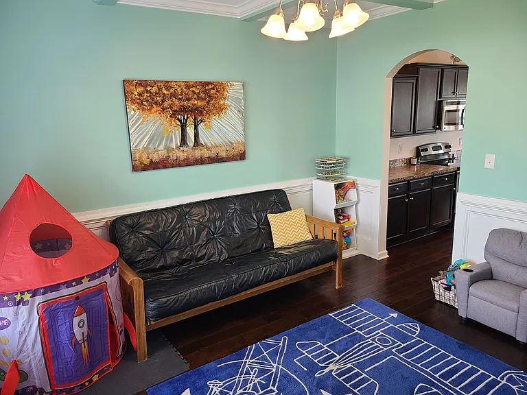 403 Derrick Dr — Photo 13