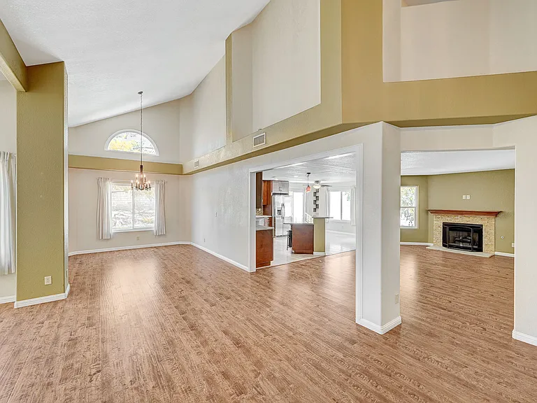 2733 Brookstone Ct — Photo 8