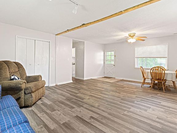 5th image of 335 Lakeview Dr