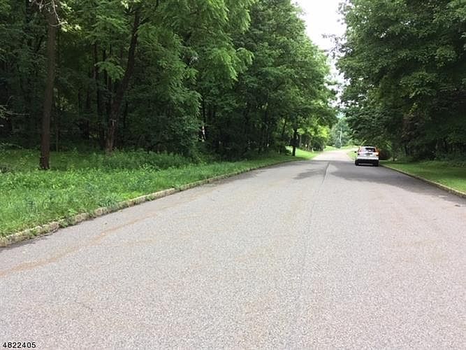 2nd image of 5 Mountain Spring Dr