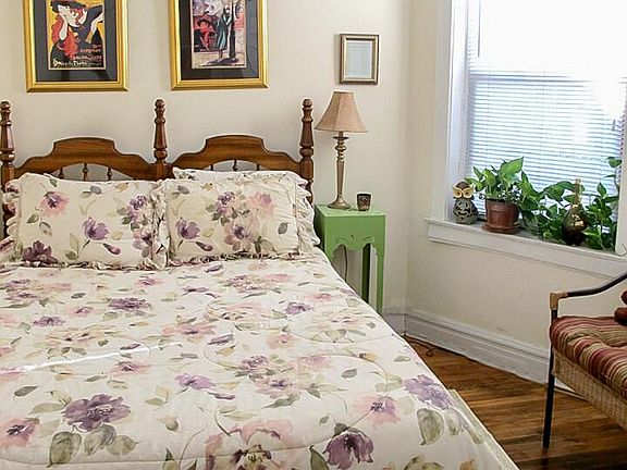 5th image of 1949 W Winnemac Ave APT 3