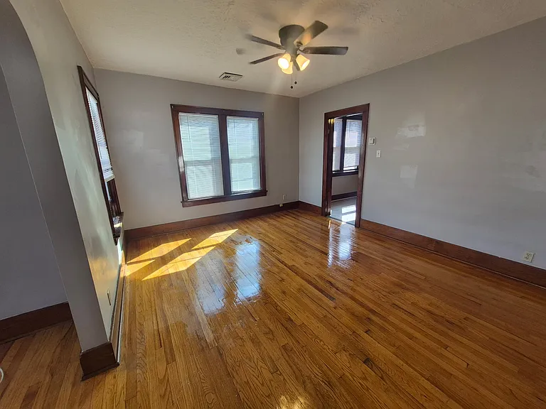 360-362 Locust Ave #2 — Photo 3