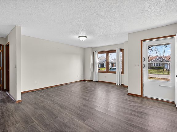 4th image of 504 11th Ct SE