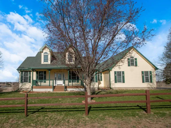 1746 Hawthorne Ave, Sioux City, IA 51106