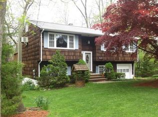 7 Black Oak Dr, Vernon, NJ 07462