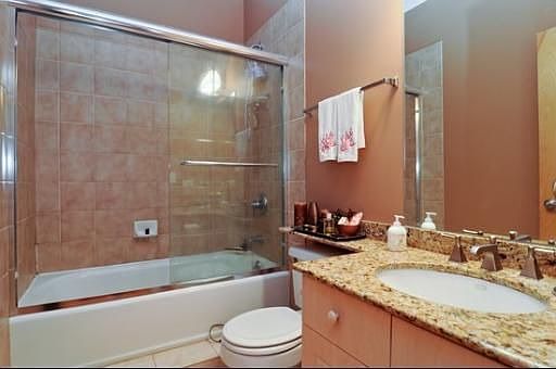 5th image of 1808 S Michigan Ave APT 37