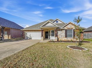 851 Valley Ridge Rd, Burleson, TX 76028