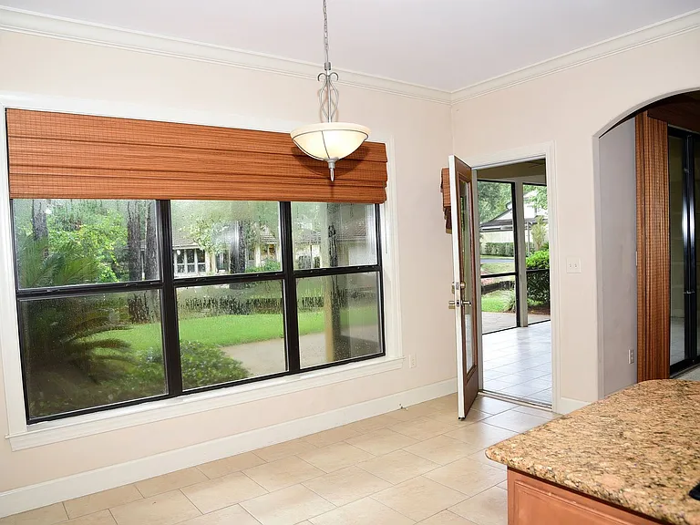 31 Balmoral Dr — Photo 16