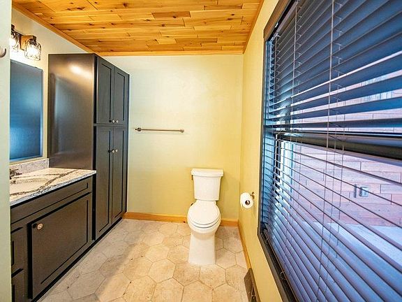 5th image of 176 Sunset Shores Rd