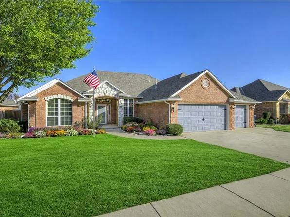 9200 Stacy Lynn Ln, Yukon, OK 73099