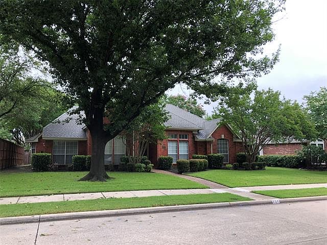 1st image of 220 Pecan Hollow Dr