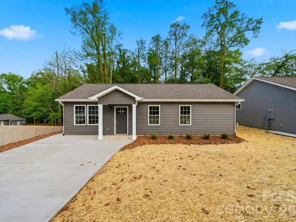 1298 18th St NE, Hickory, NC 28601