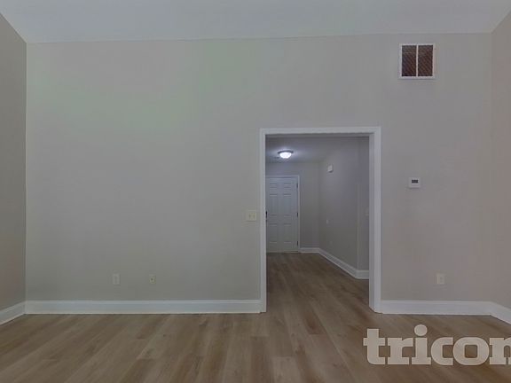 2nd image of 231 W Oak St