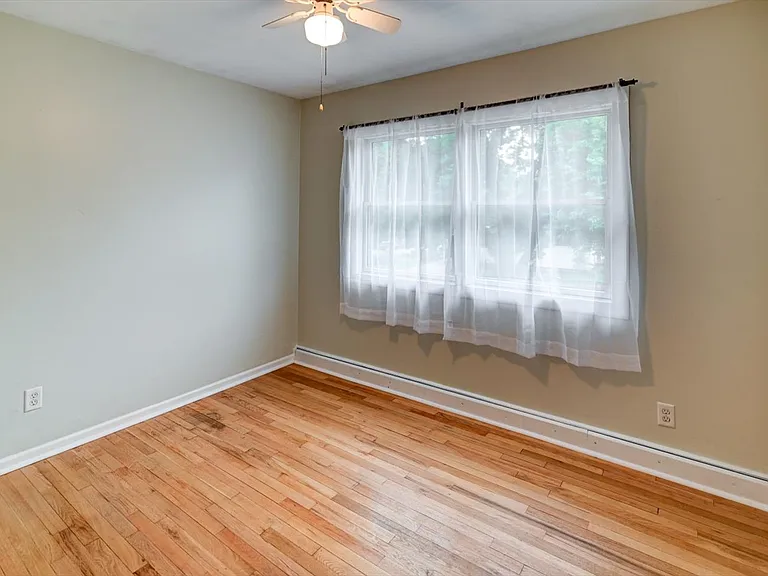 10 Bradford Ln — Photo 30