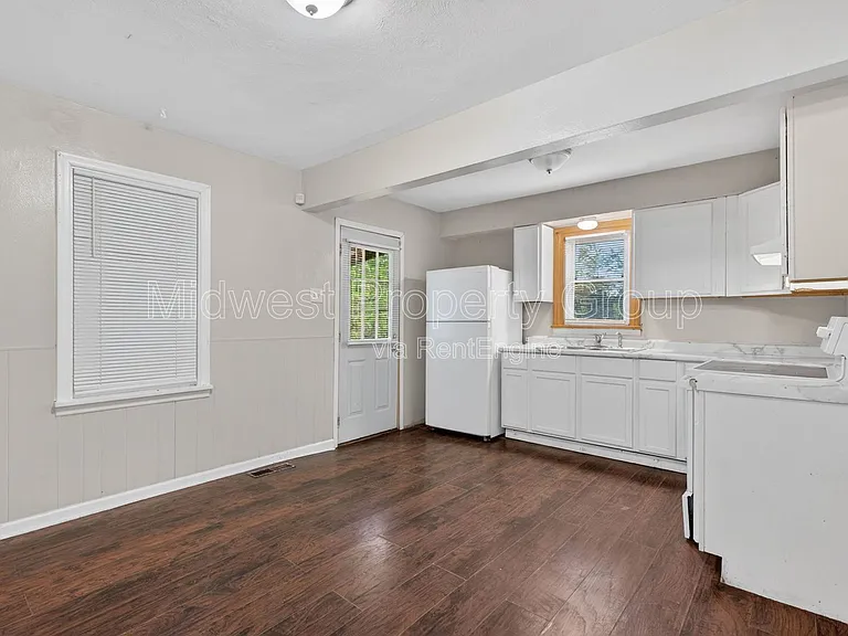 224 S Harvey Ave — Photo 1